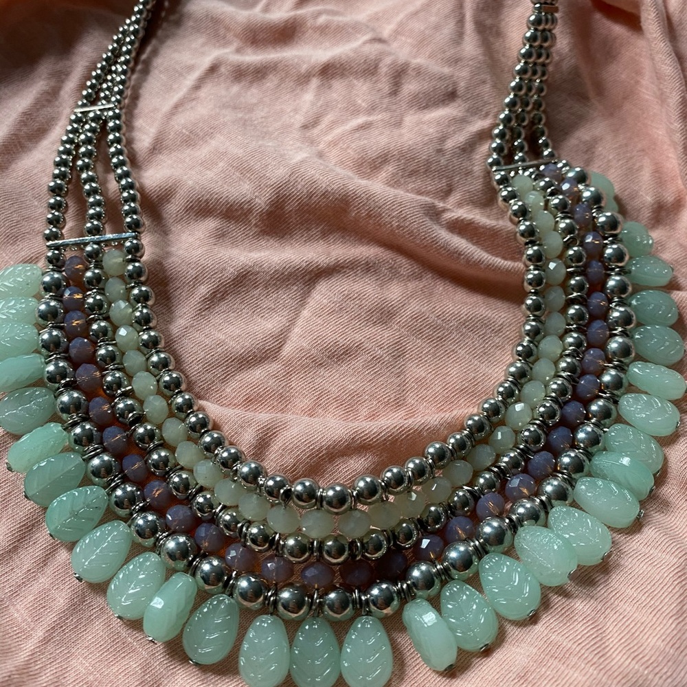 Collar necklace